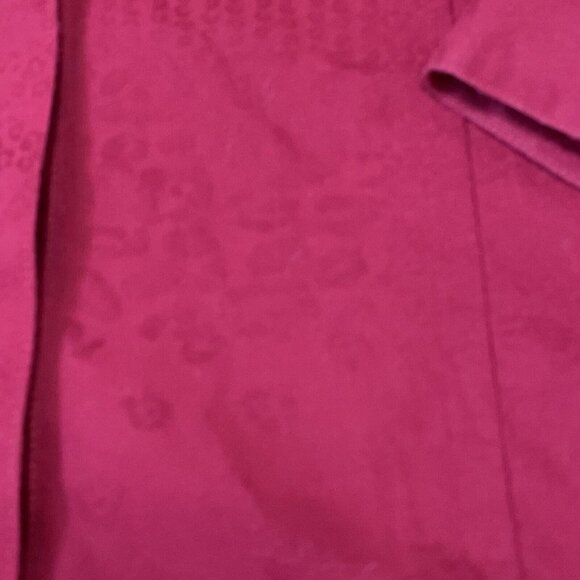 Chicos Size 1 - M 100% Cotton No Iron Button Front Shirt Blouse Red Animal Print - Picture 3 of 11